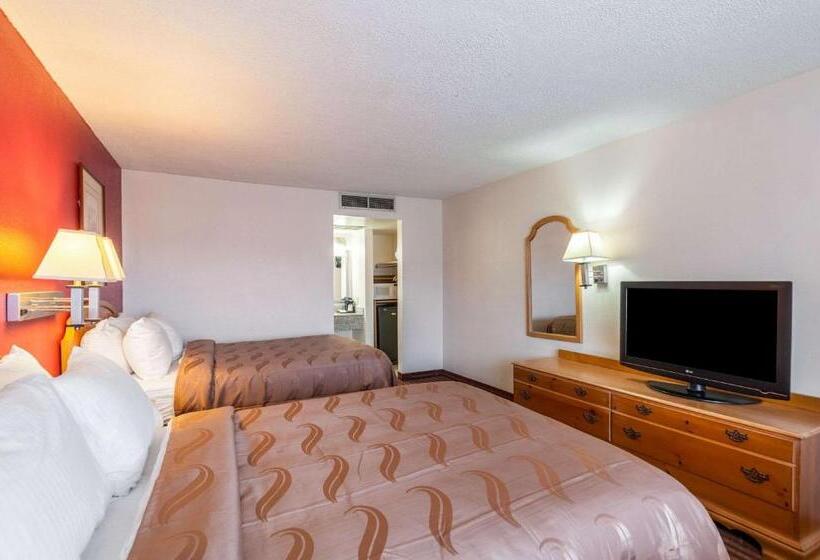 Отель Quality Inn