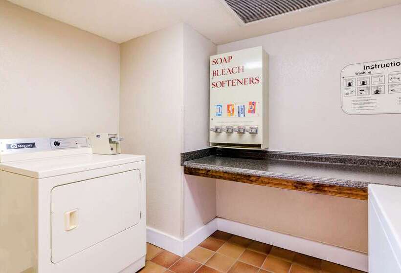 בית מלון כפרי Quality Inn & Suites