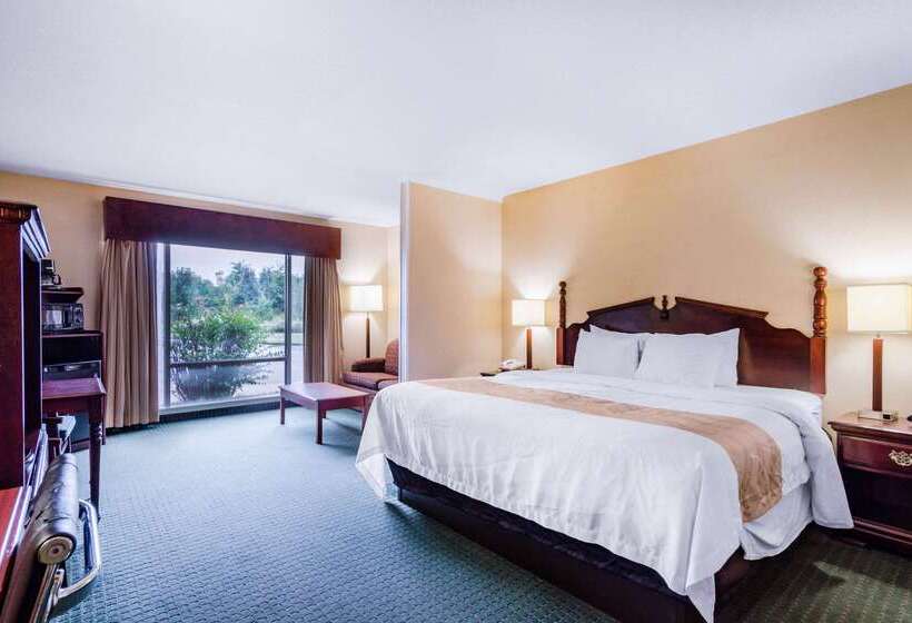 בית מלון כפרי Quality Inn & Suites