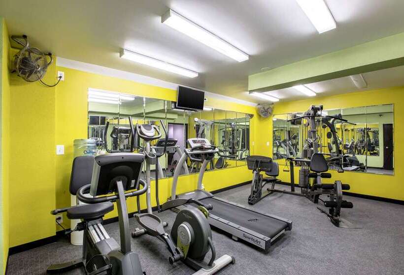 هتل Quality Inn & Suites Near I480 And I29