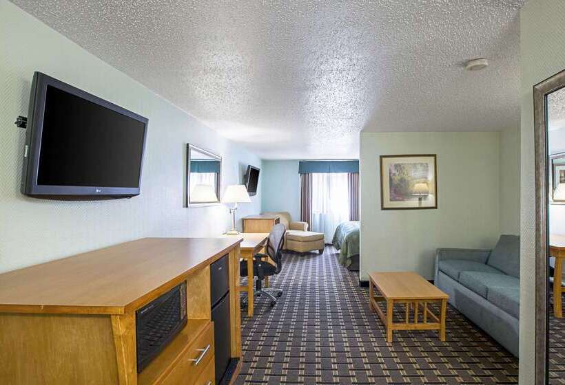 هتل Quality Inn & Suites Near I480 And I29