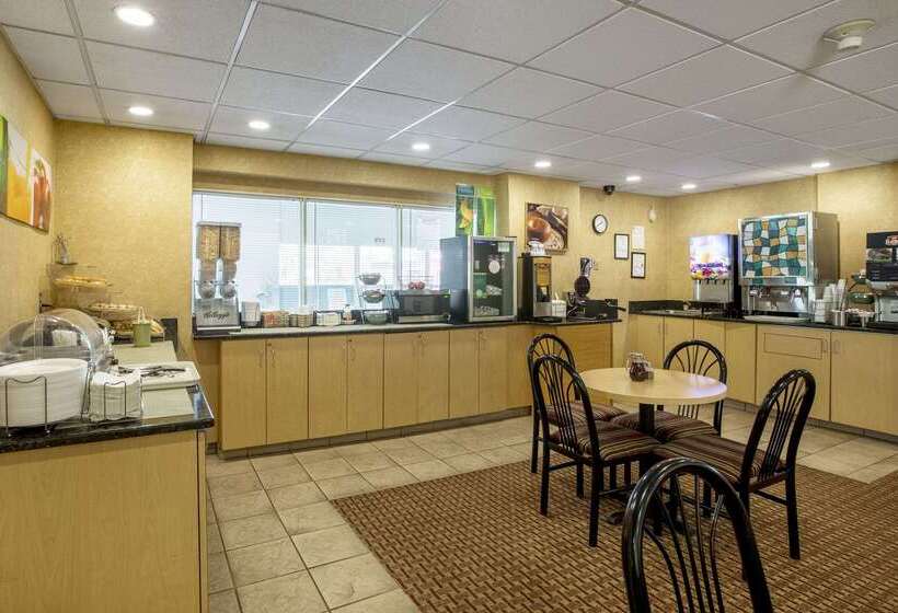 هتل Quality Inn & Suites Near I480 And I29