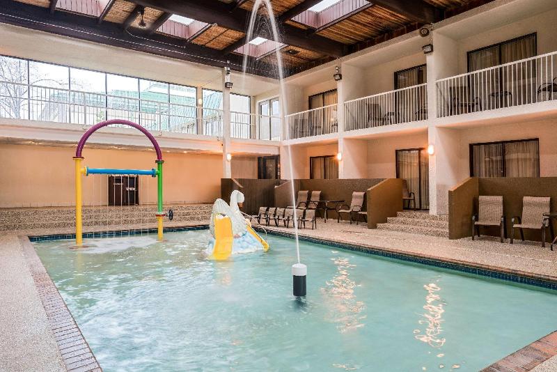 Ramada By Wyndham Plymouth Hotel & Conference Center