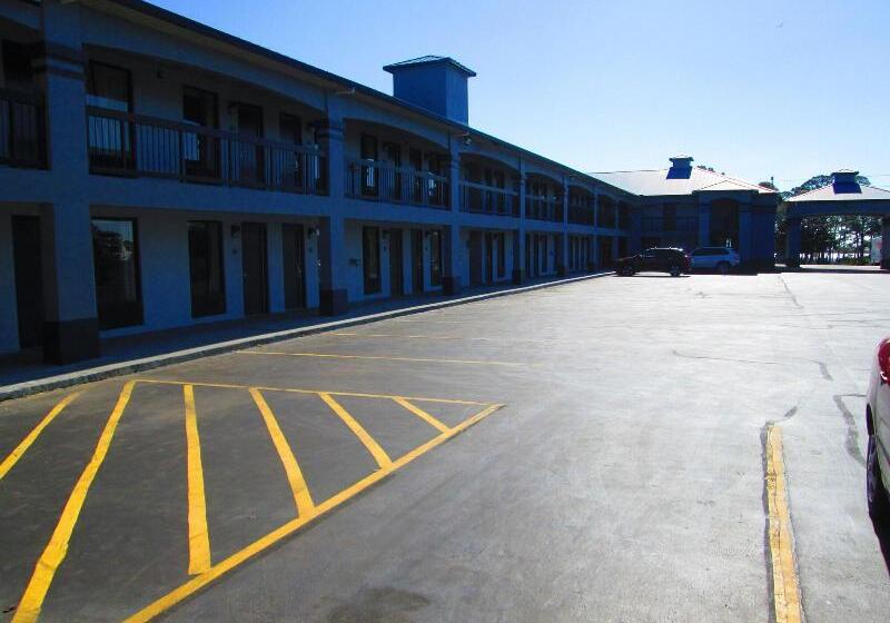 فندق Regency Inn Near Boardwalk & Hurlburt Field