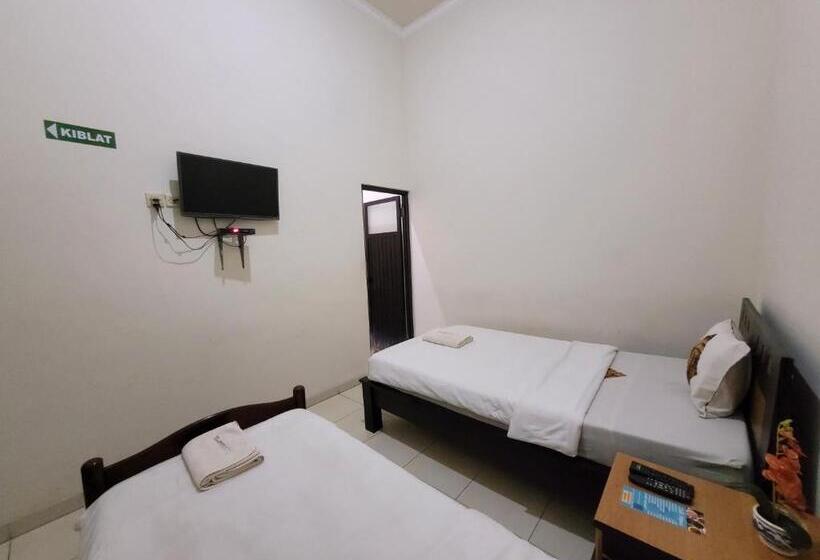 ホテル Ndalem Katong Guest House Ponorogo