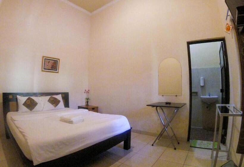 ホテル Ndalem Katong Guest House Ponorogo