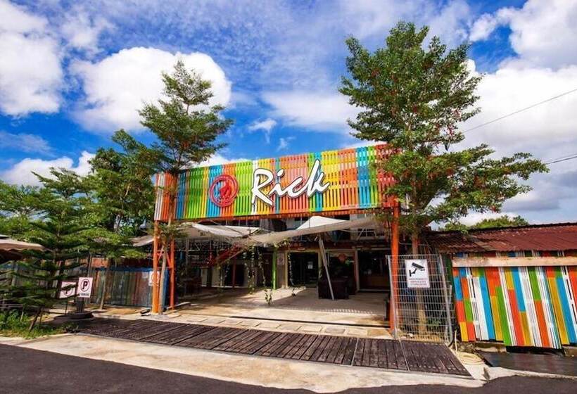 هتل Rick Resort Teluk Intan