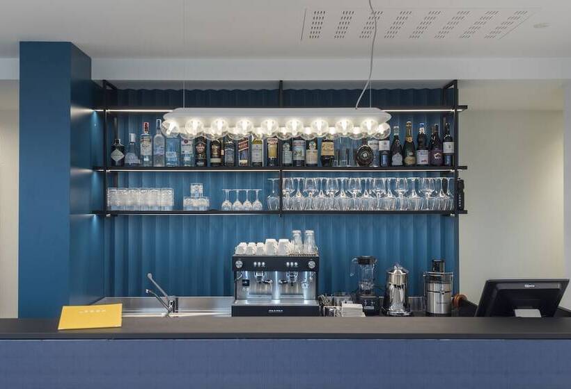 هتل Hoody Active & Happiness