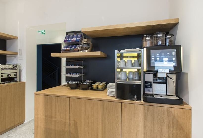 هتل Hoody Active & Happiness