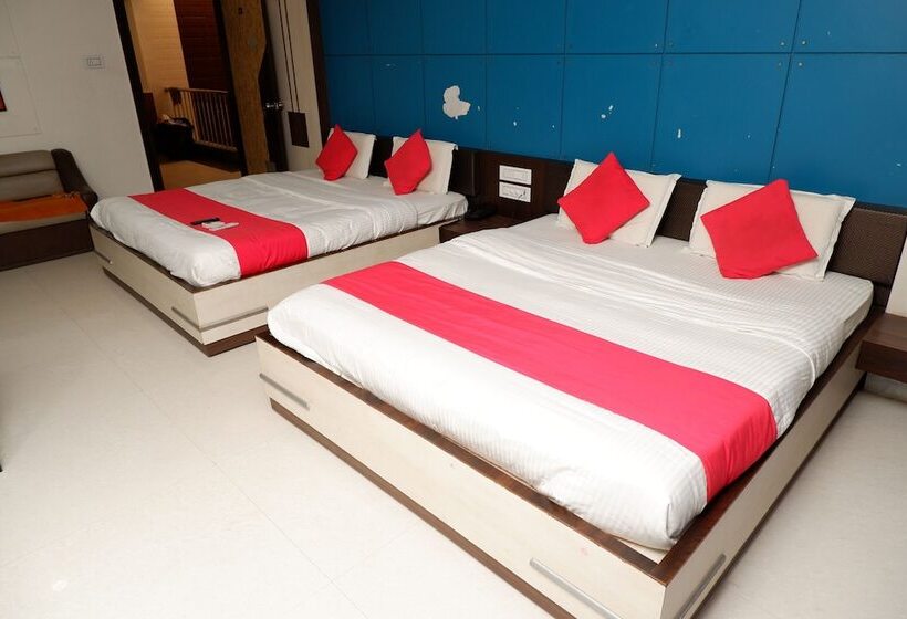 호텔 The City Palace Dwarka