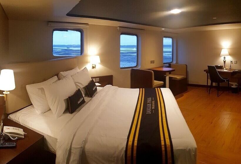 فندق Doulos Phos The Ship