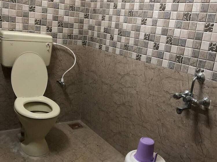 هتل Arn Guest House