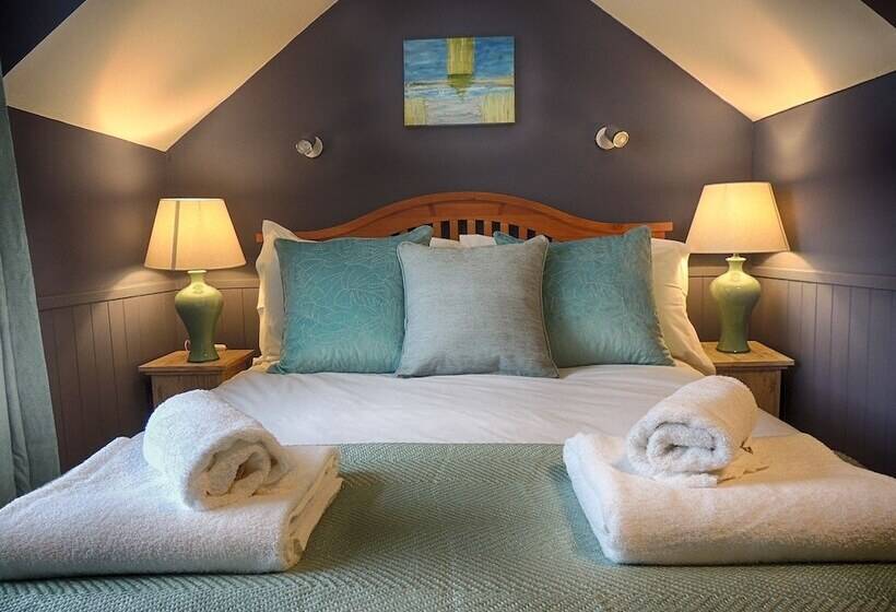 مبيت وإفطار The Lansdowne Cottage