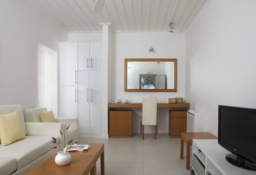 هتل Selana Suites