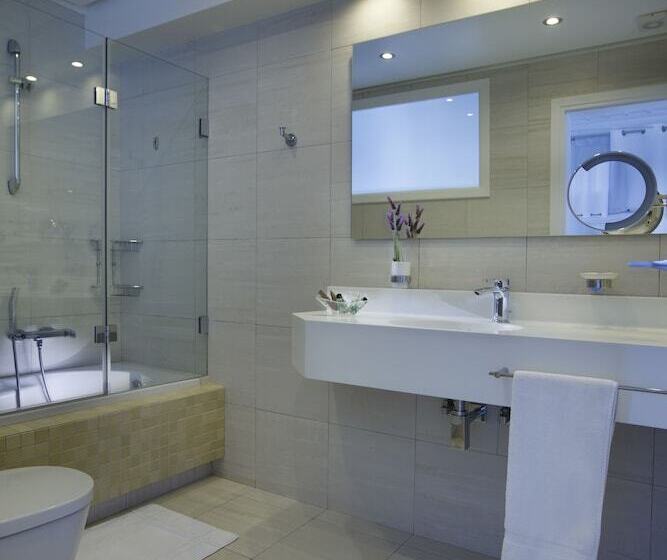 هتل Selana Suites