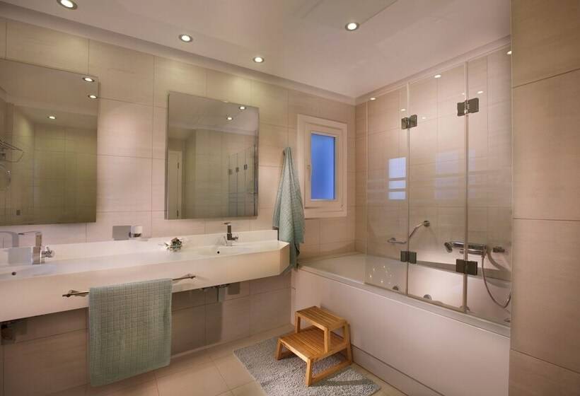 هتل Selana Suites
