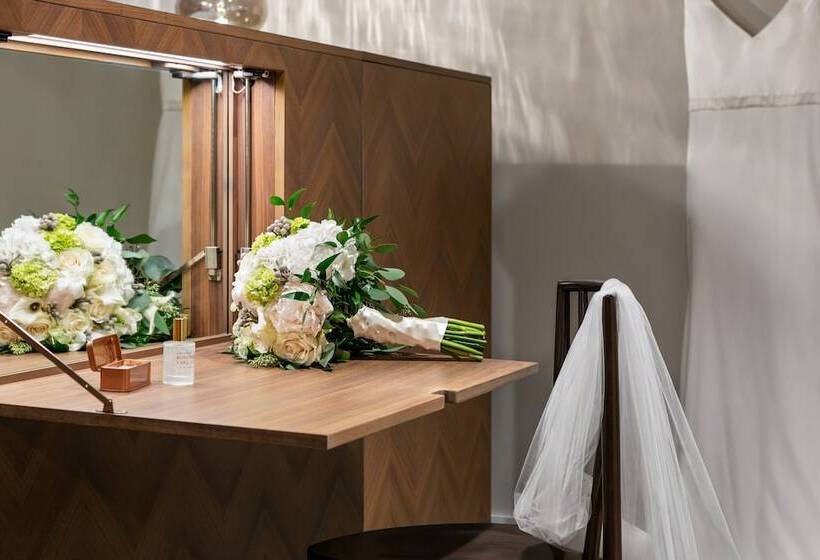 هتل The Harpeth Franklin Downtown, Curio Collection By Hilton