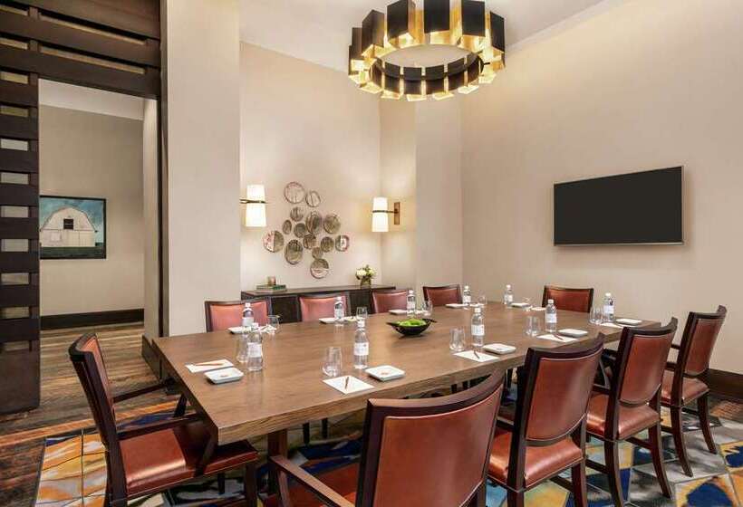 هتل The Harpeth Franklin Downtown, Curio Collection By Hilton
