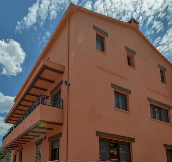 مبيت وإفطار La Casita De El Cuervo