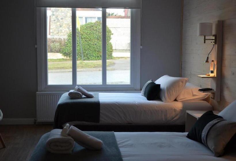 فندق Hostal Boutique Puerta Roja