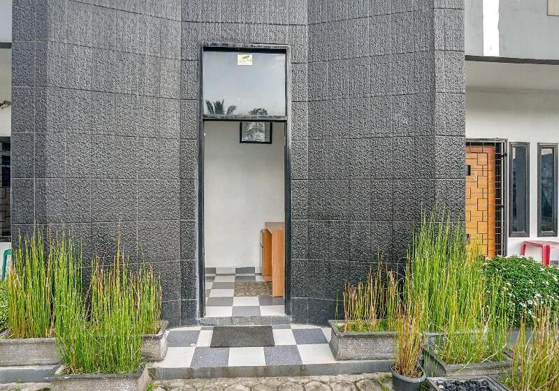 هتل Oyo 1266 Green Palm Syariah