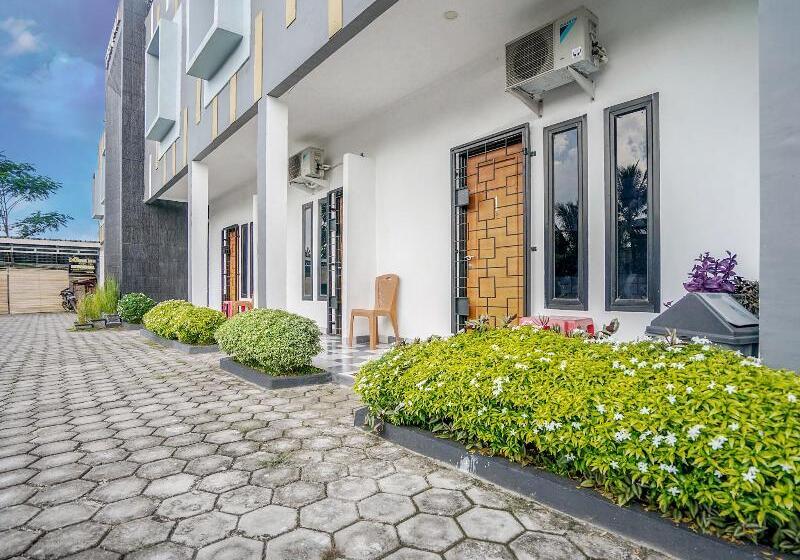 هتل Oyo 1266 Green Palm Syariah