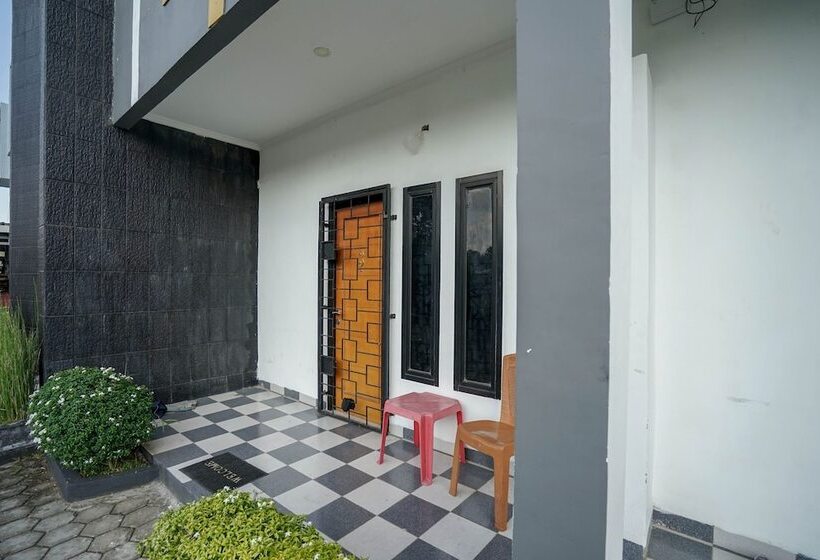 هتل Oyo 1266 Green Palm Syariah