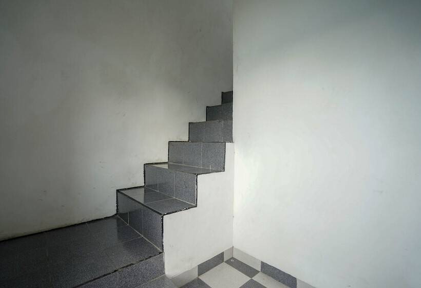 هتل Oyo 1266 Green Palm Syariah