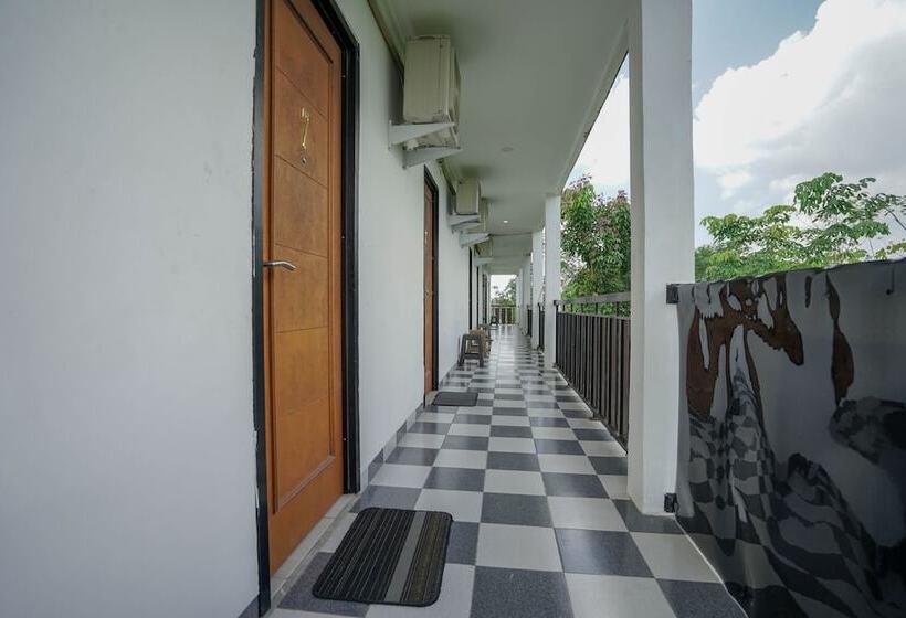 هتل Oyo 1266 Green Palm Syariah