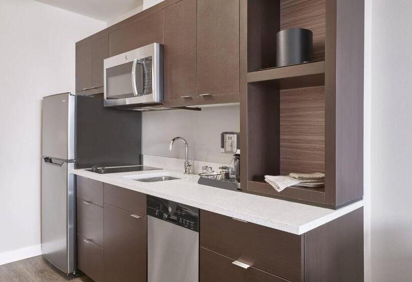 Отель Towneplace Suites By Marriott Medicine Hat