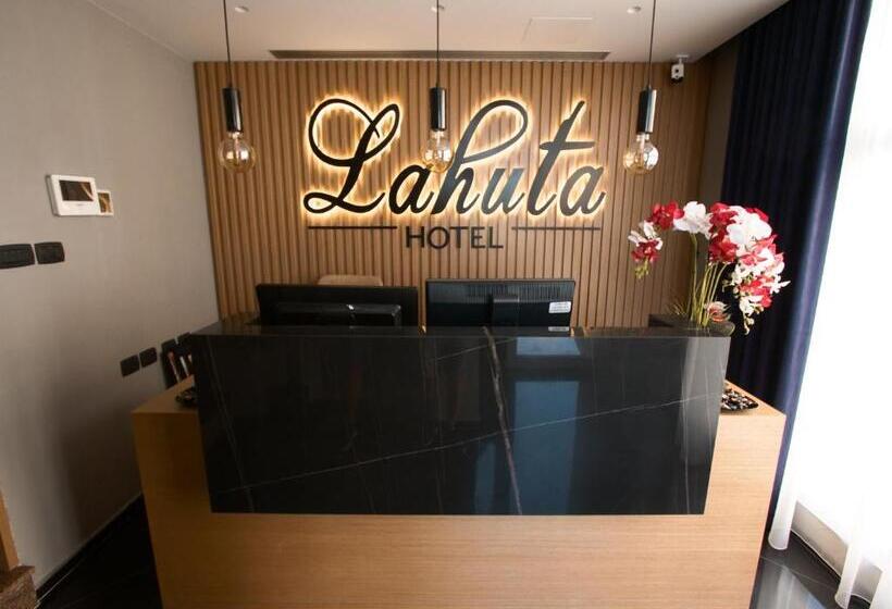 هتل Lahuta