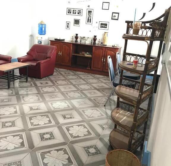 Naga Hostel & Café