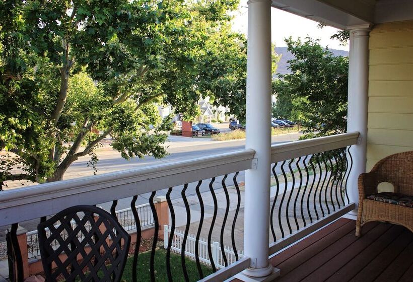 Bowen Motel