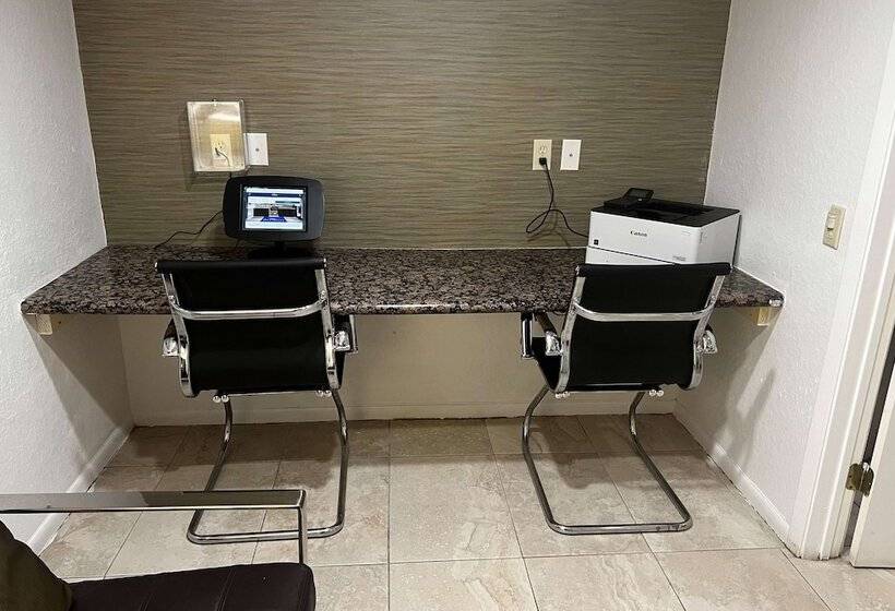 هتل Baymont By Wyndham Houston/westchase