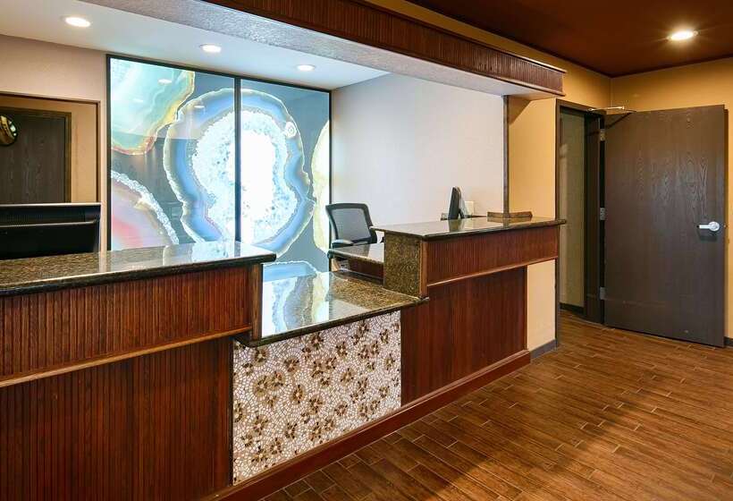 فندق Best Western Plus Rama Inn