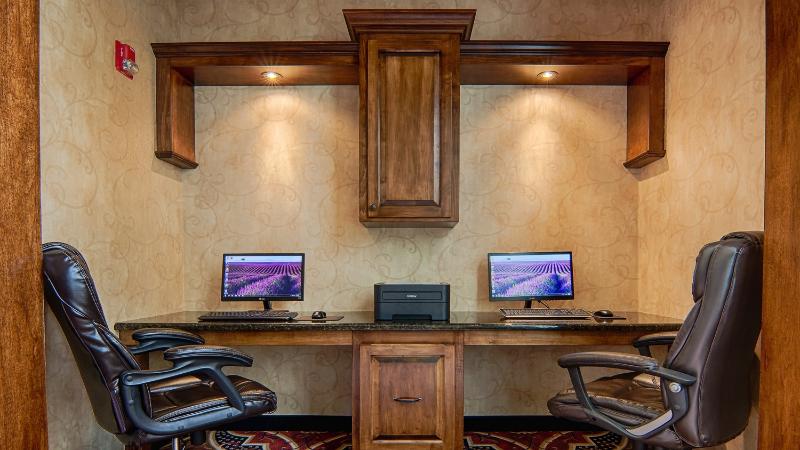 هتل Best Western Plus Southpark Inn & Suites