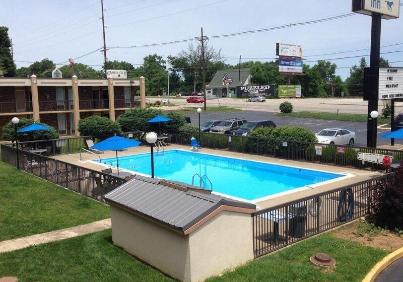 فندق Bluegrass Inn