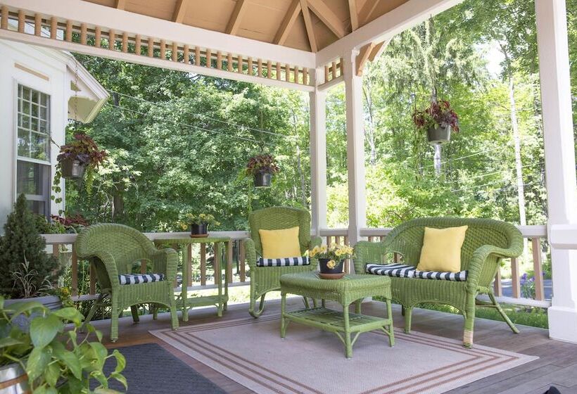 هتل Brook Farm Inn