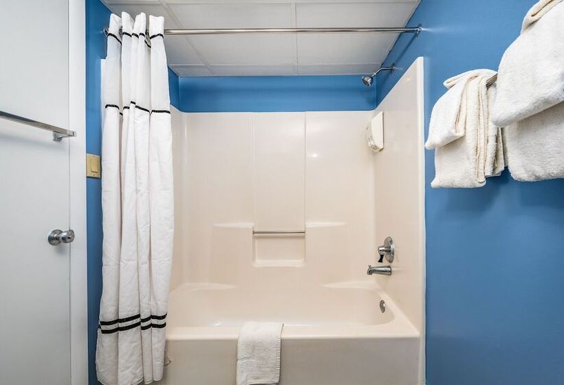 هتل Cayman Suites