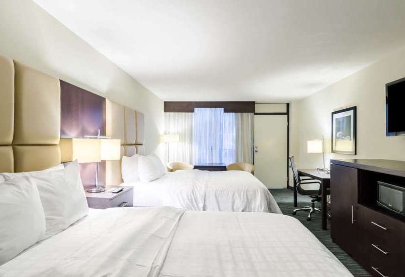 هتل Clarion  And Aqua Lagoon Waterpark