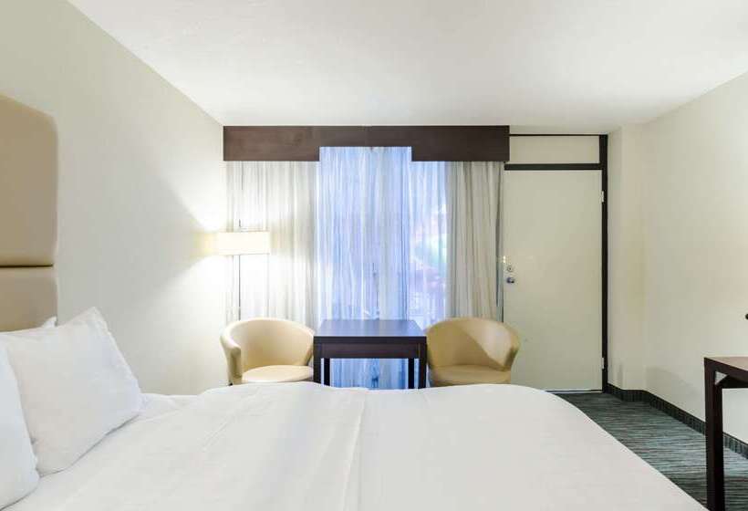 هتل Clarion  And Aqua Lagoon Waterpark