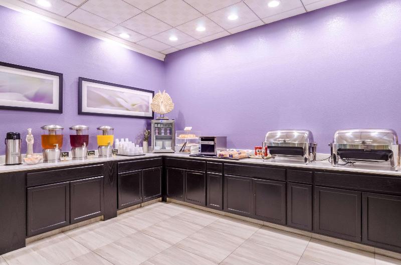 هتل Clarion  And Aqua Lagoon Waterpark