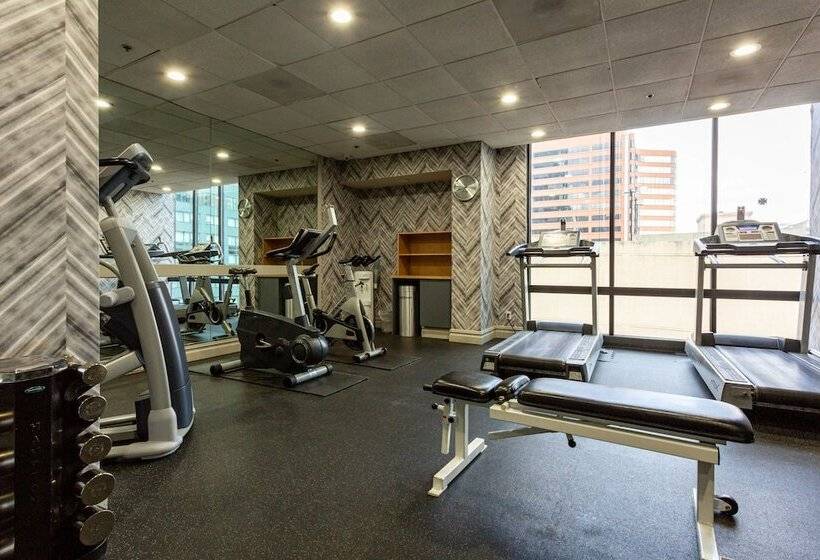 هتل Comfort Inn & Suites Baltimore Inner Harbor