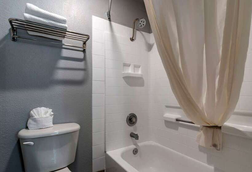 호텔 Quality Inn