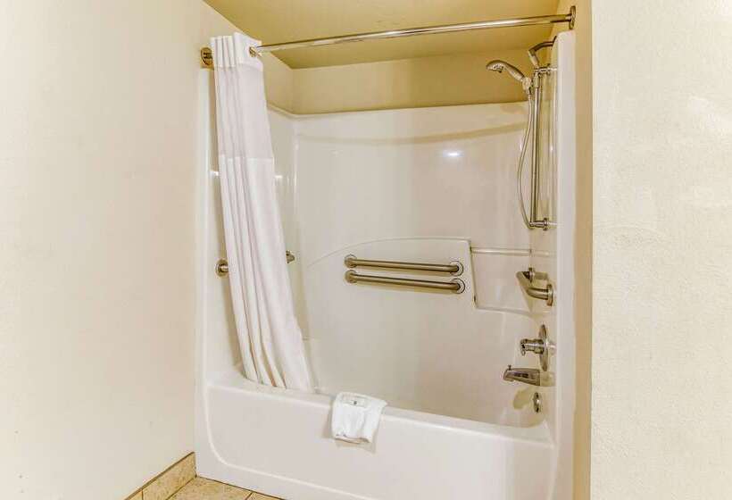 호텔 Quality Inn