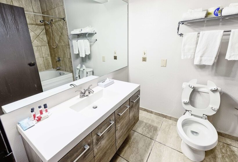 هتل Super 8 By Wyndham High Point/greensboro