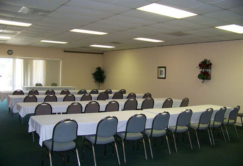 فندق The Budget Inn & Suites