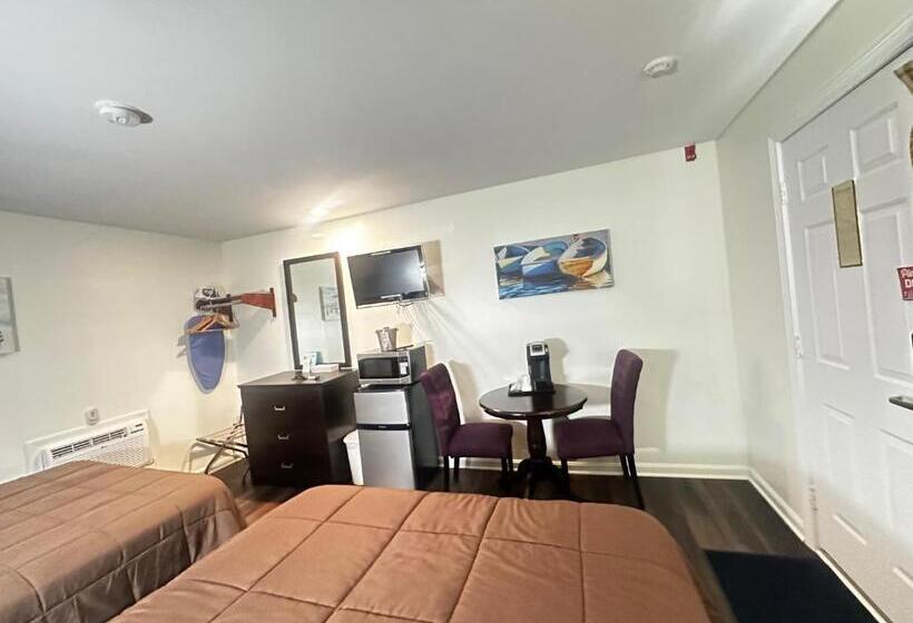 Motel Blue Spruce