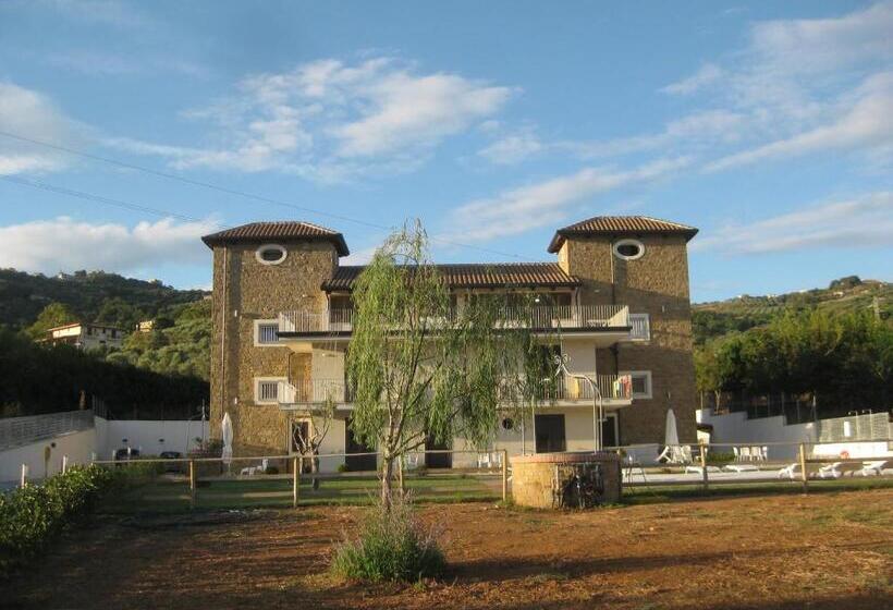 مبيت وإفطار Le Torri Del Cilento