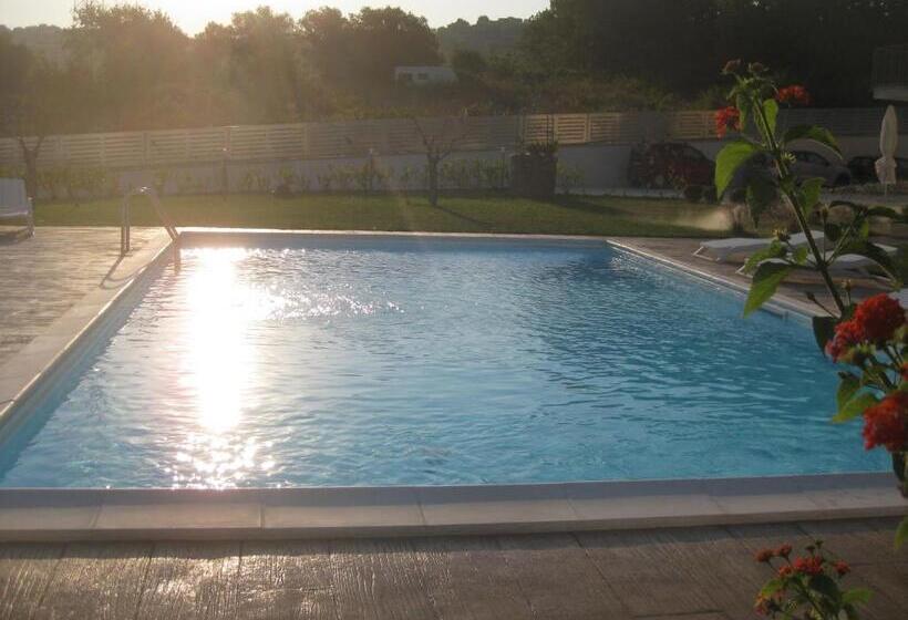 مبيت وإفطار Le Torri Del Cilento